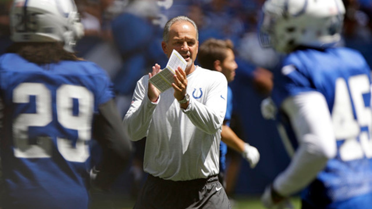 Without headliners, Colts turn opening practice into party